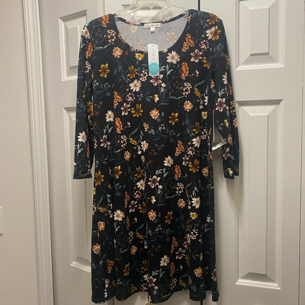 Floral Sleeved Knit Dress - NEW NEVER WORK EXCELLENT CONDITION